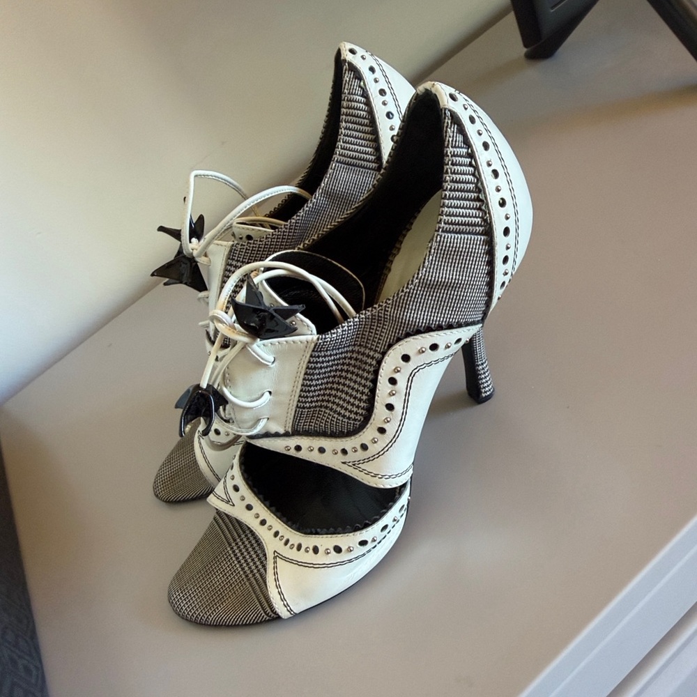 Christian Dior Calfskin Houndstooth Spectadior Pumps White Black
